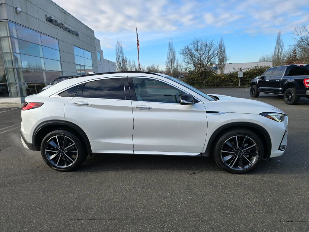 Used 2024 INFINITI QX55 Luxe image 8