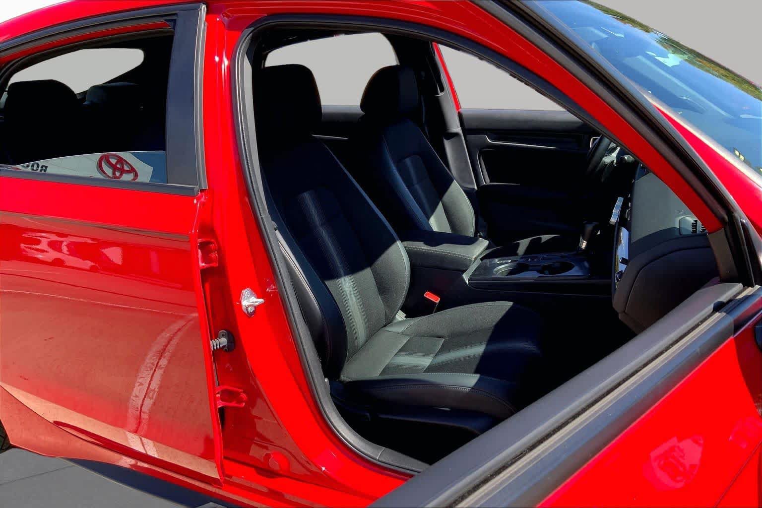 Used 2023 Honda Civic Sport image 9