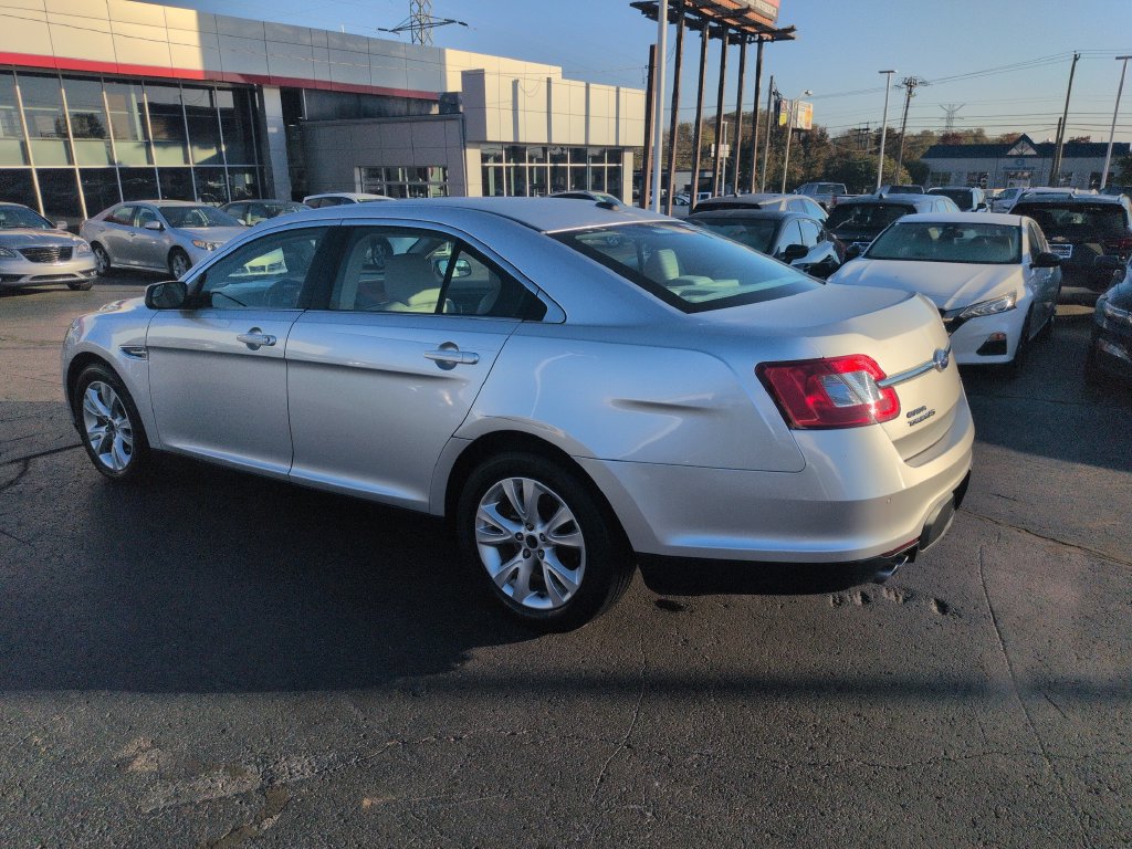 Used 2012 Ford Taurus SEL FWD image 3