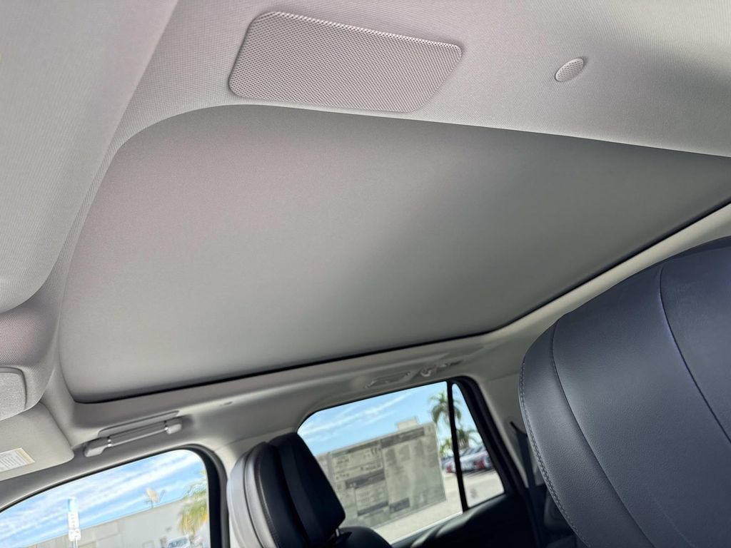 New 2026 Lincoln Navigator Reserve AWD/4WD image 36