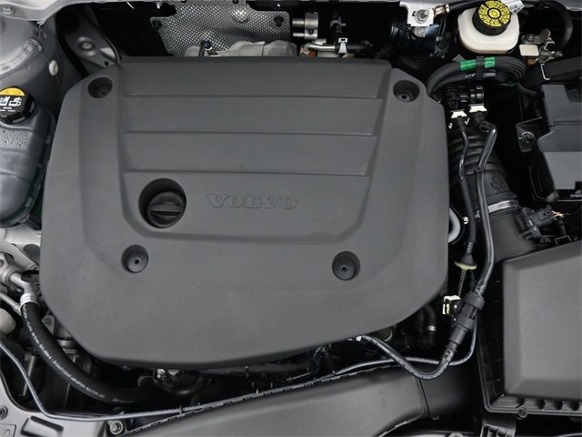 Used 2024 Volvo XC40 B5 Plus w/ Protection Package Premier image 34