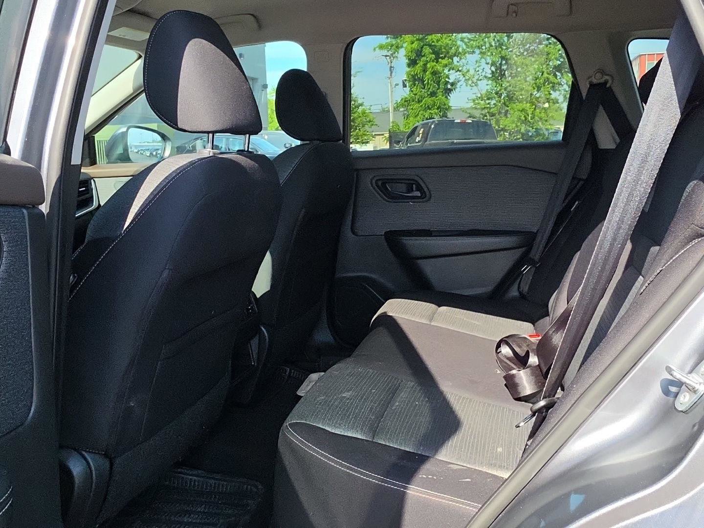 Used 2021 Nissan Rogue S FWD image 10