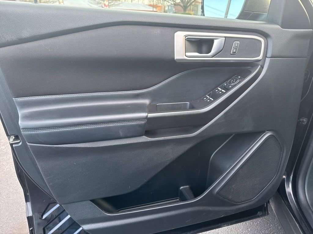 Used 2020 Ford Explorer XLT AWD/4WD image 9