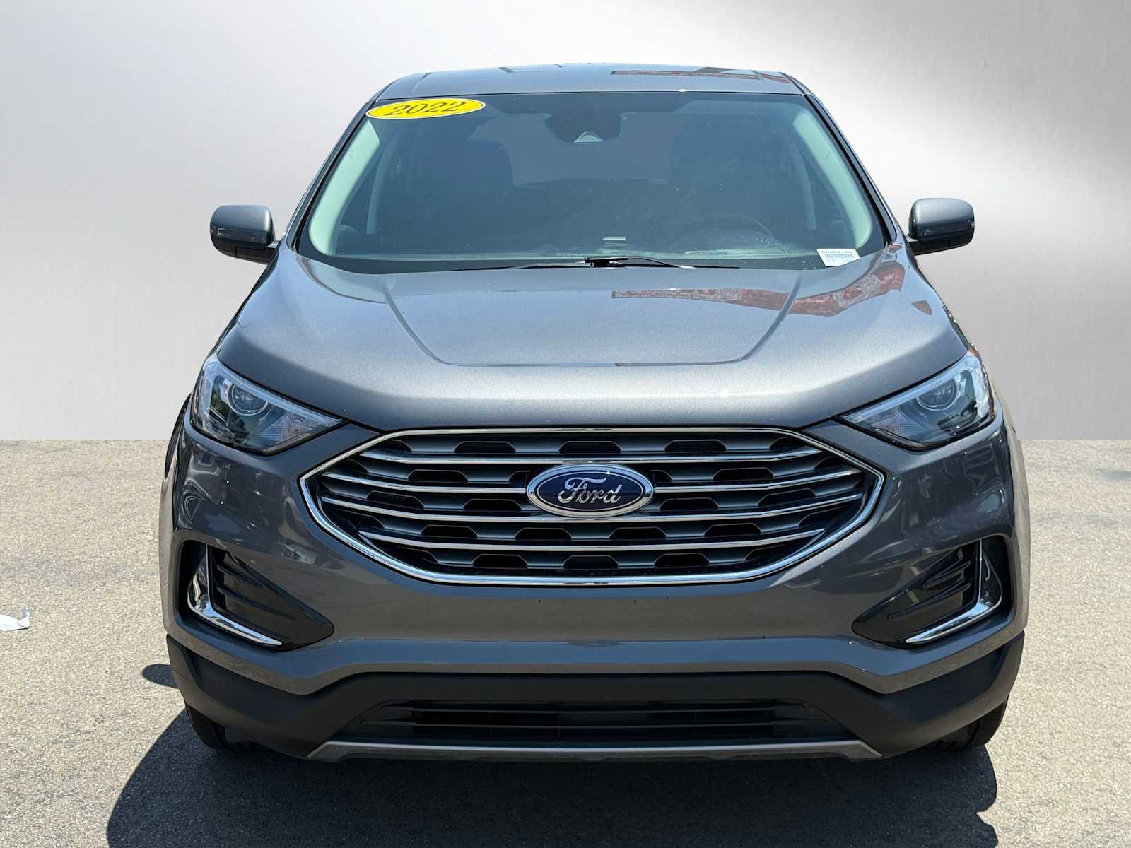 Used 2022 Ford Edge SEL image 2