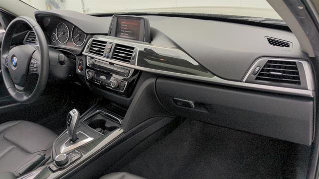 Used 2018 BMW 320i Sedan w/ Convenience Package RWD image 30