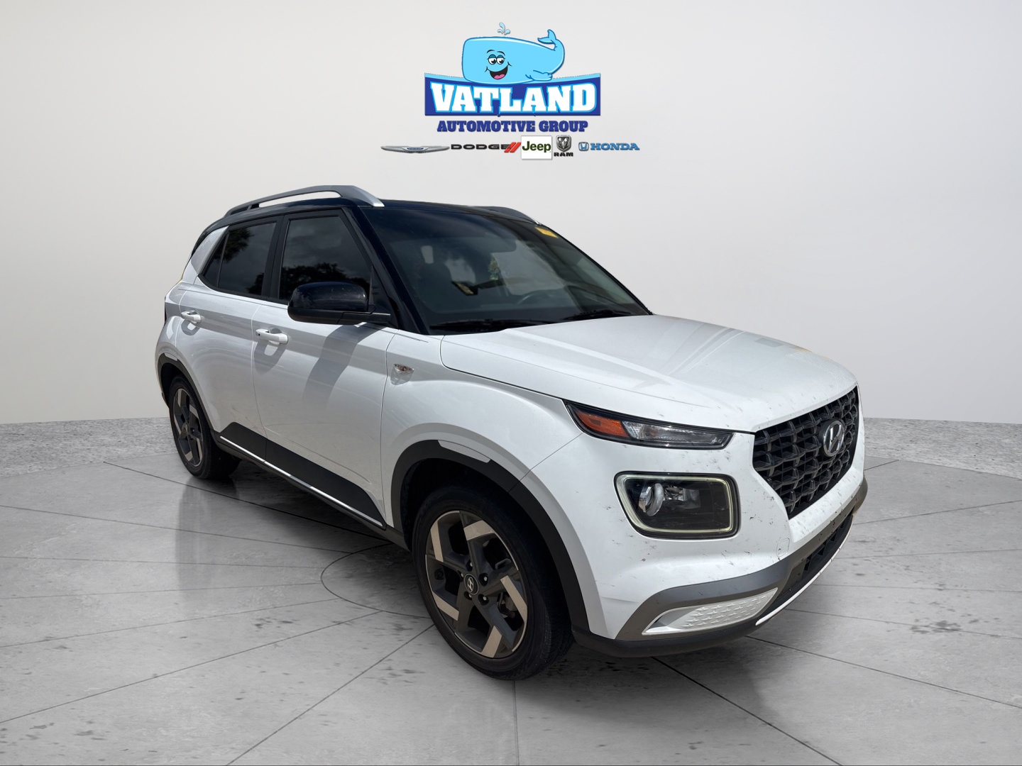 Used 2023 Hyundai Venue Limited FWD image 16
