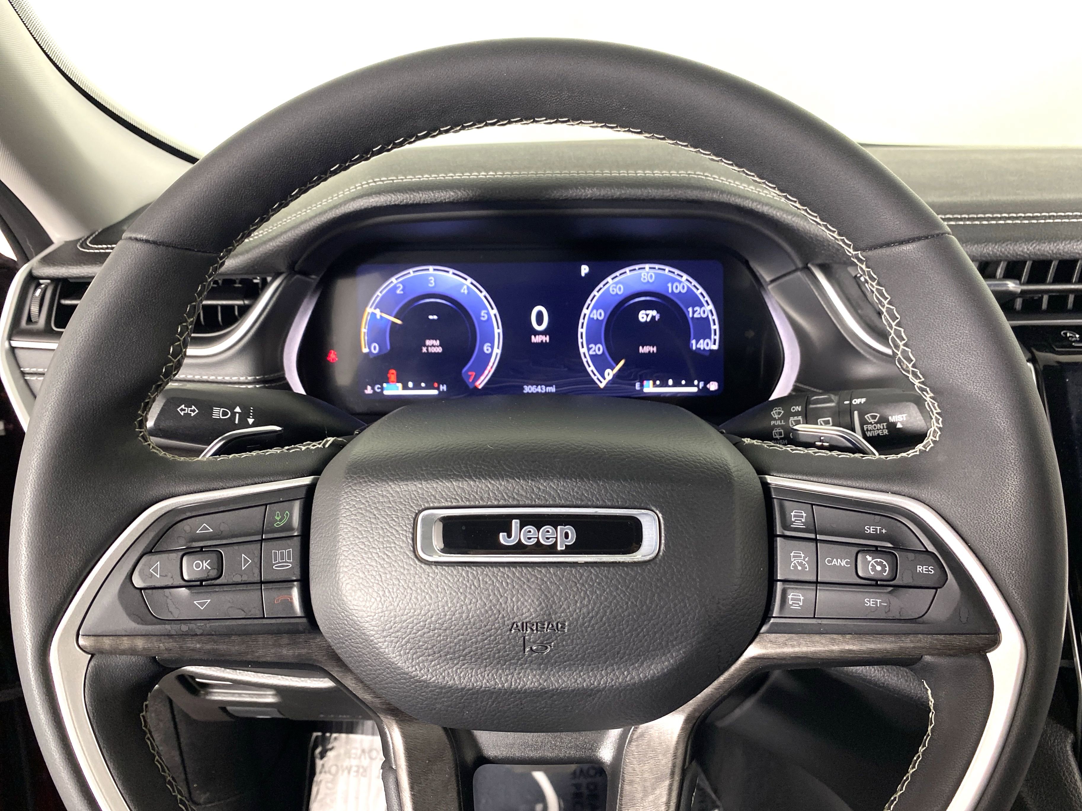 Used 2023 Jeep Grand Cherokee Limited AWD/4WD image 21