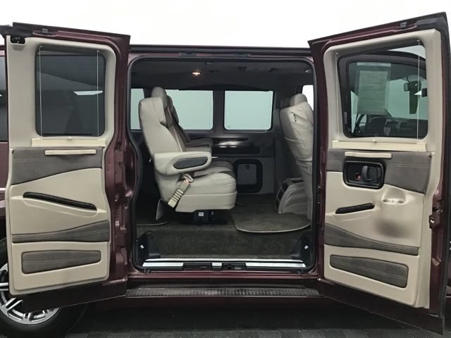 Used 2023 Chevrolet Express 2500 RWD image 42