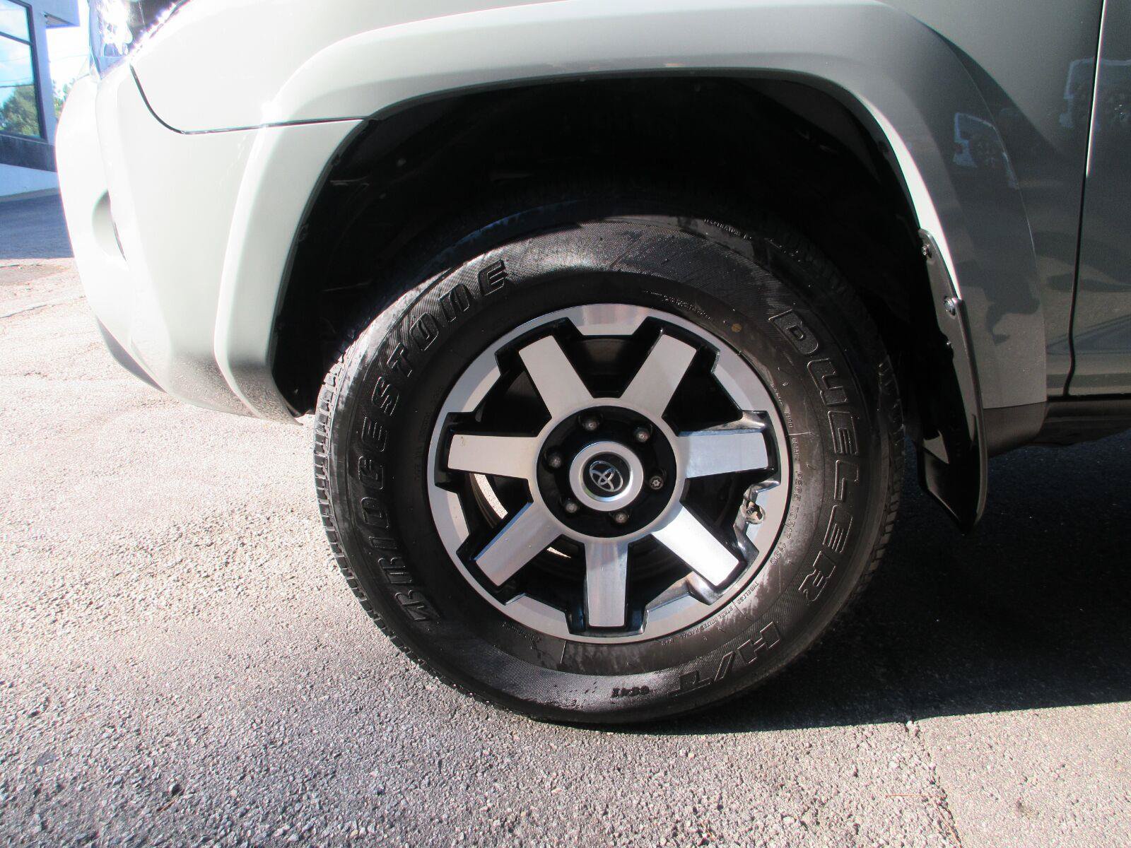 Used 2023 Toyota 4Runner TRD Off-Road Premium w/ Moonroof Package AWD/4WD image 22
