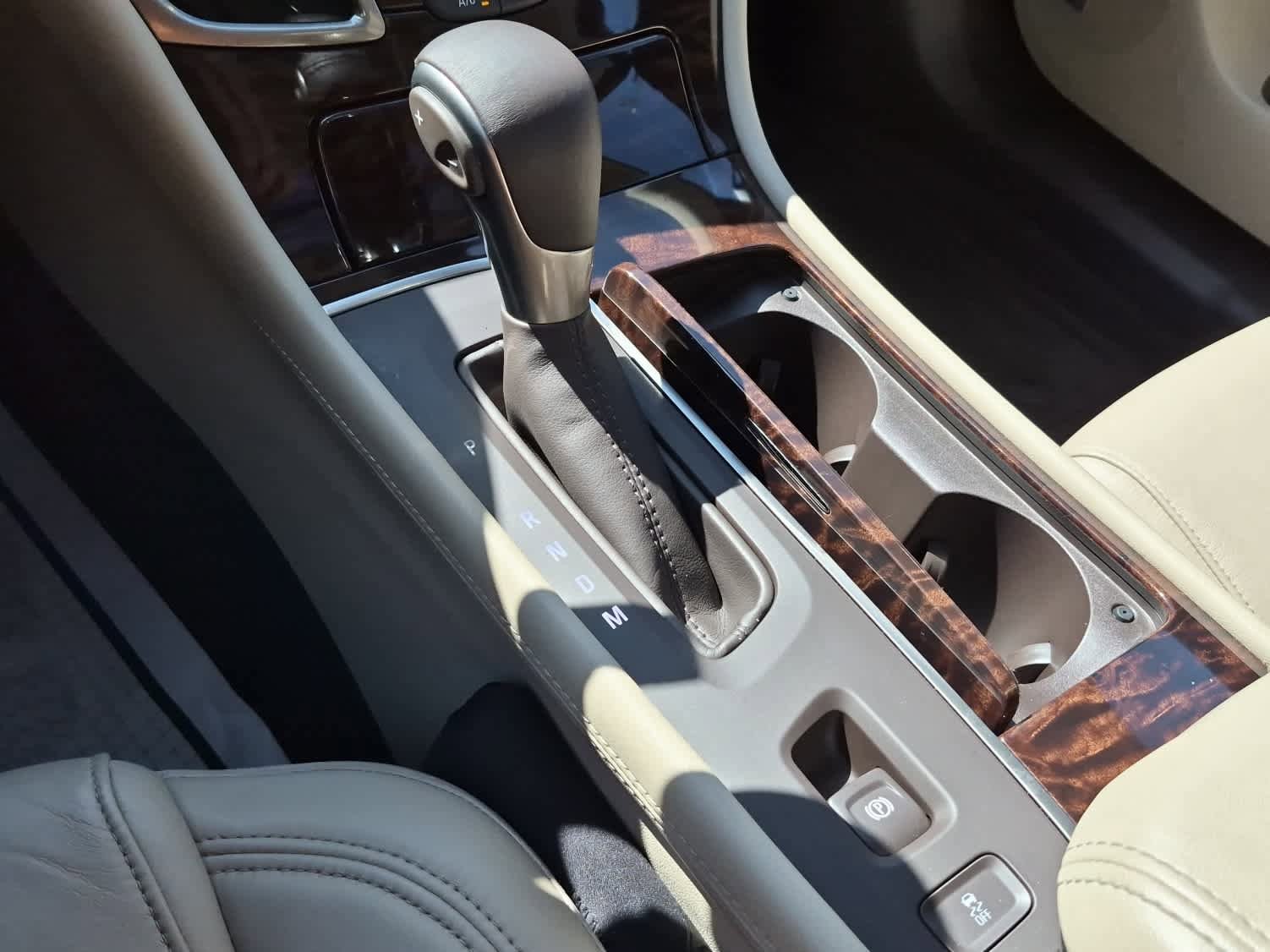 Used 2016 Buick LaCrosse Leather w/ Experience Buick Package FWD image 15