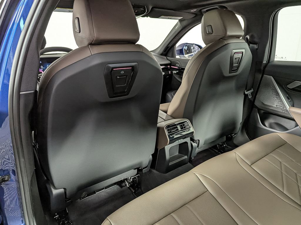 Used 2025 BMW 530i xDrive w/ Premium Package image 43