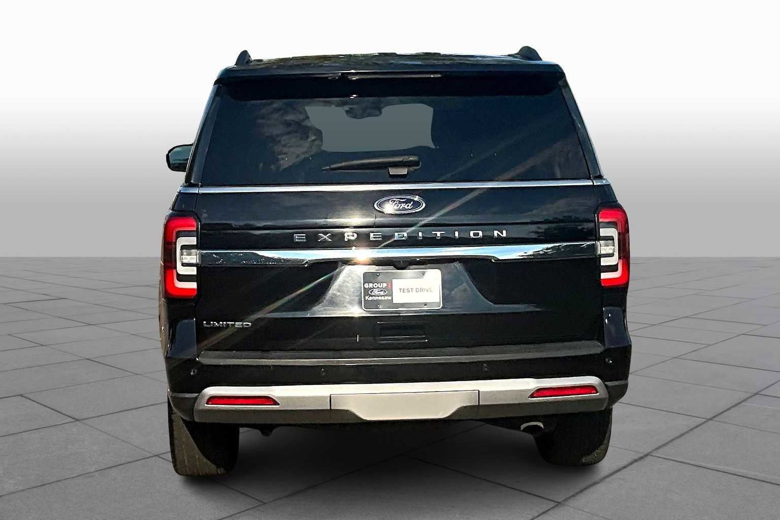 Used 2023 Ford Expedition Limited image 7