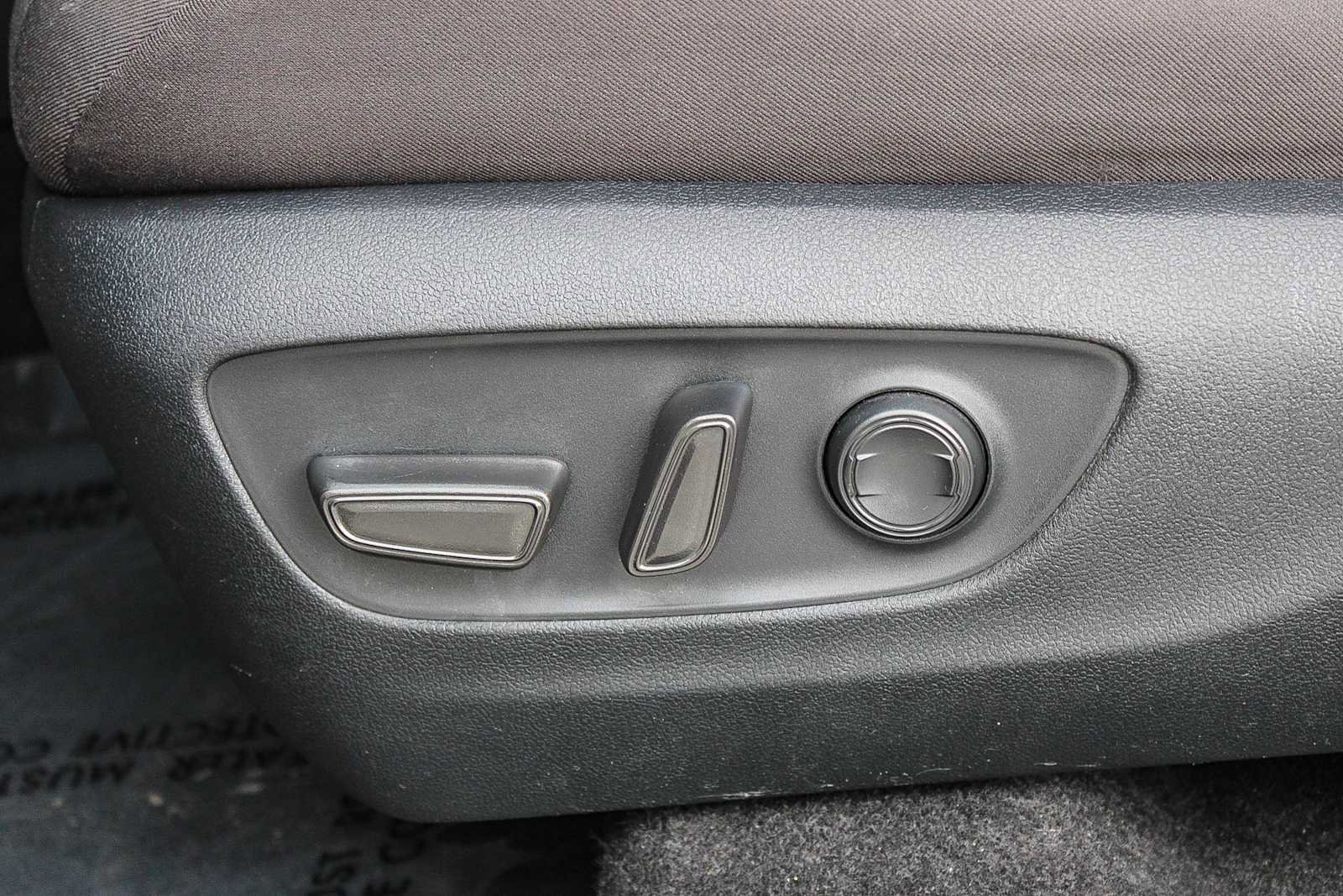 Used 2023 Toyota RAV4 XLE image 20