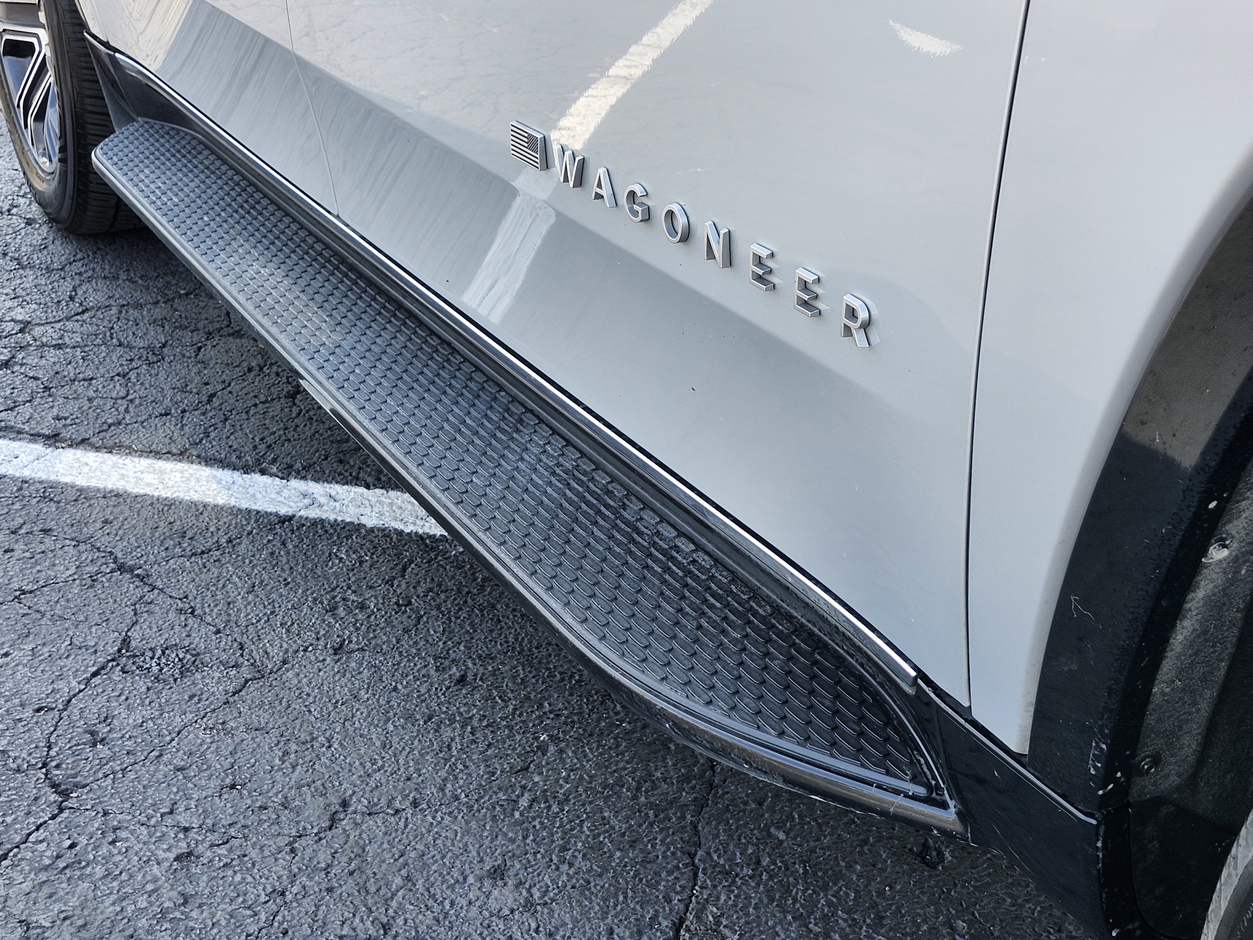 Used 2023 Jeep Wagoneer L Series II image 7