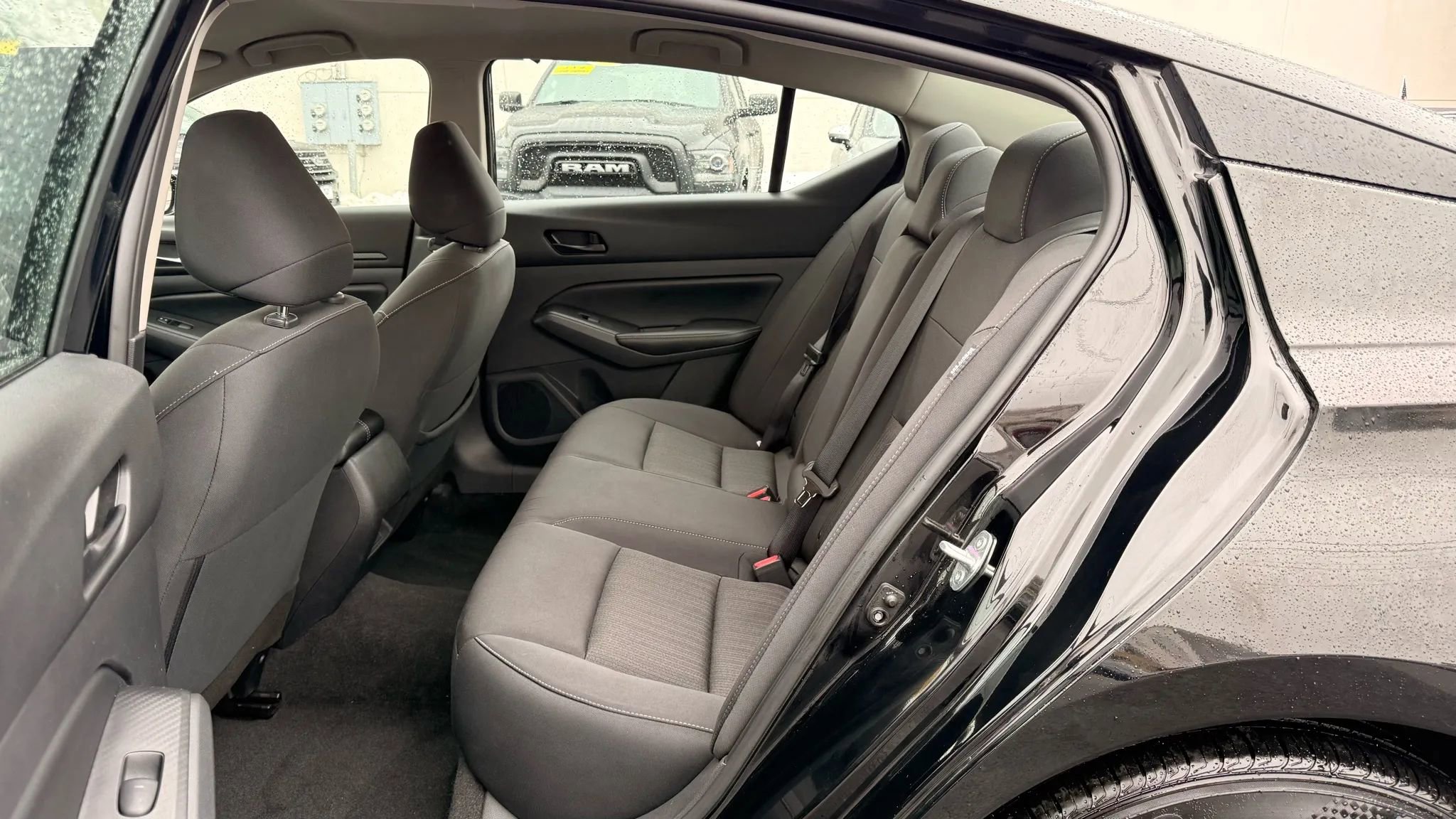 Used 2025 Nissan Altima 2.5 SV image 13