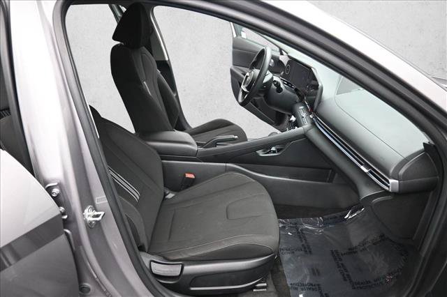 Used 2024 Hyundai Elantra SEL FWD image 29