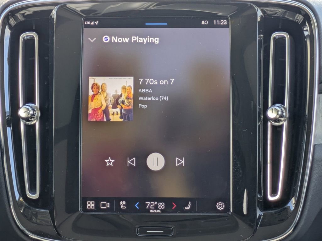 New 2025 Volvo XC40 B5 Plus w/ Protection Package Premier image 19