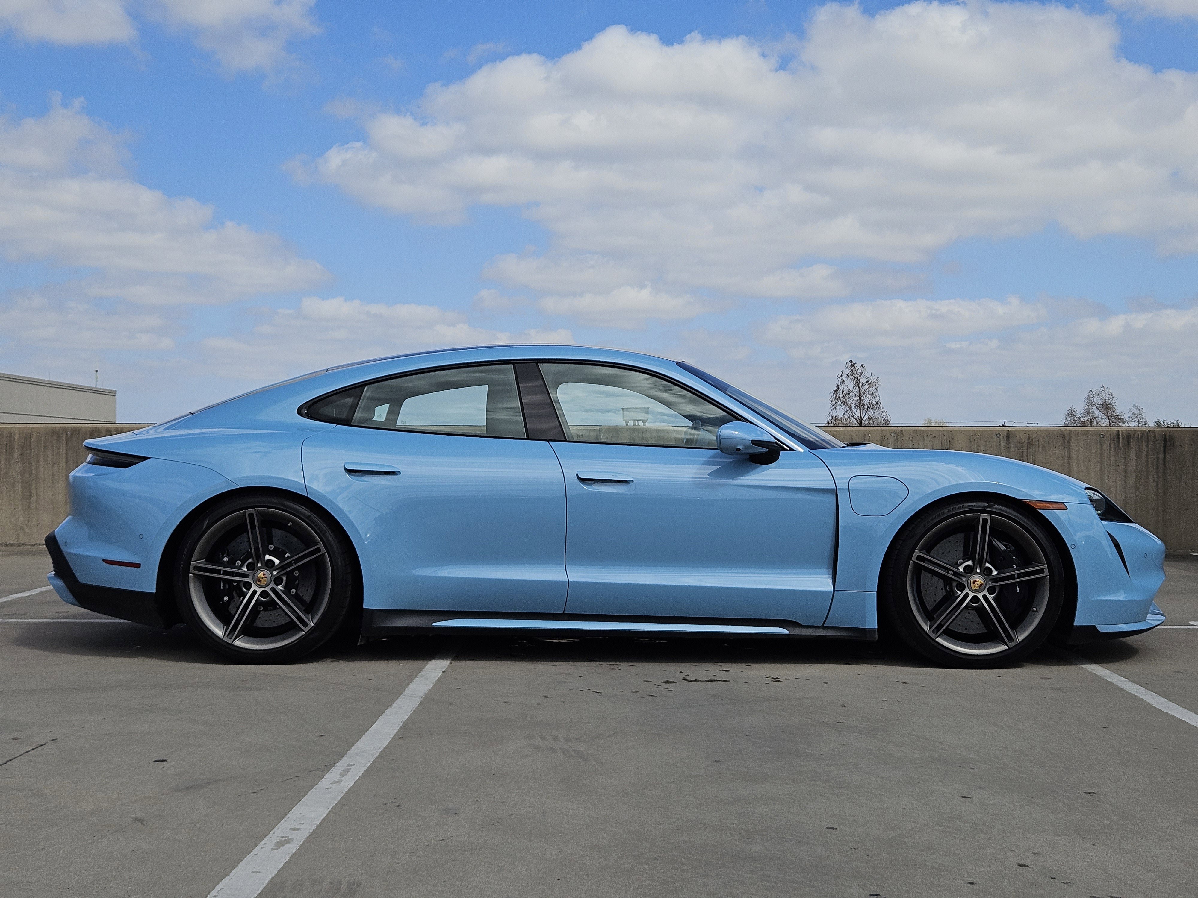 Used 2022 Porsche Taycan Turbo S image 9