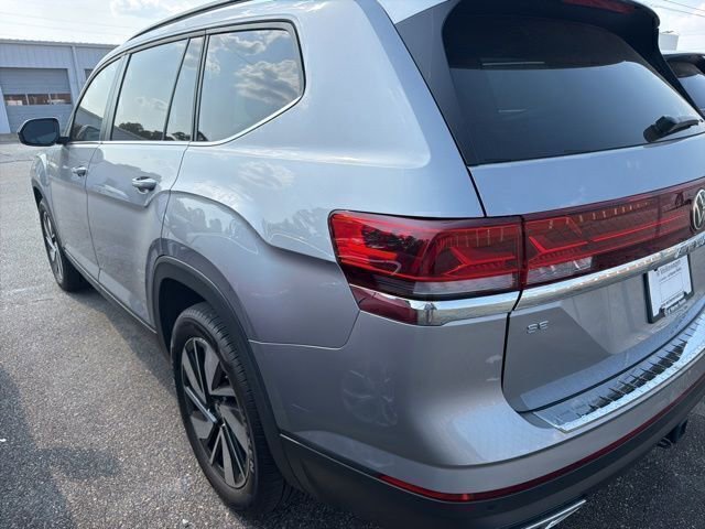 Used 2024 Volkswagen Atlas SE FWD image 2