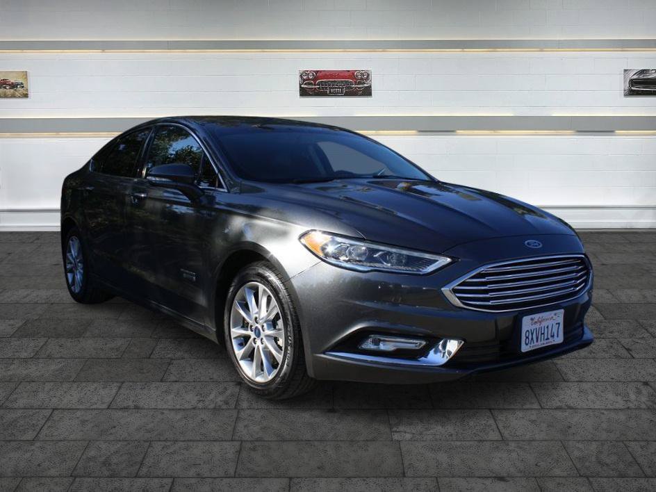 Used 2017 Ford Fusion Energi SE FWD image 1