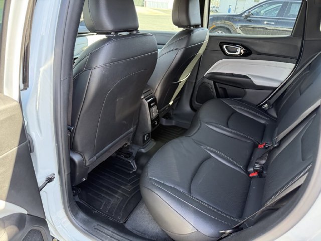 Used 2025 Jeep Compass Limited w/ Elite Group AWD/4WD image 12