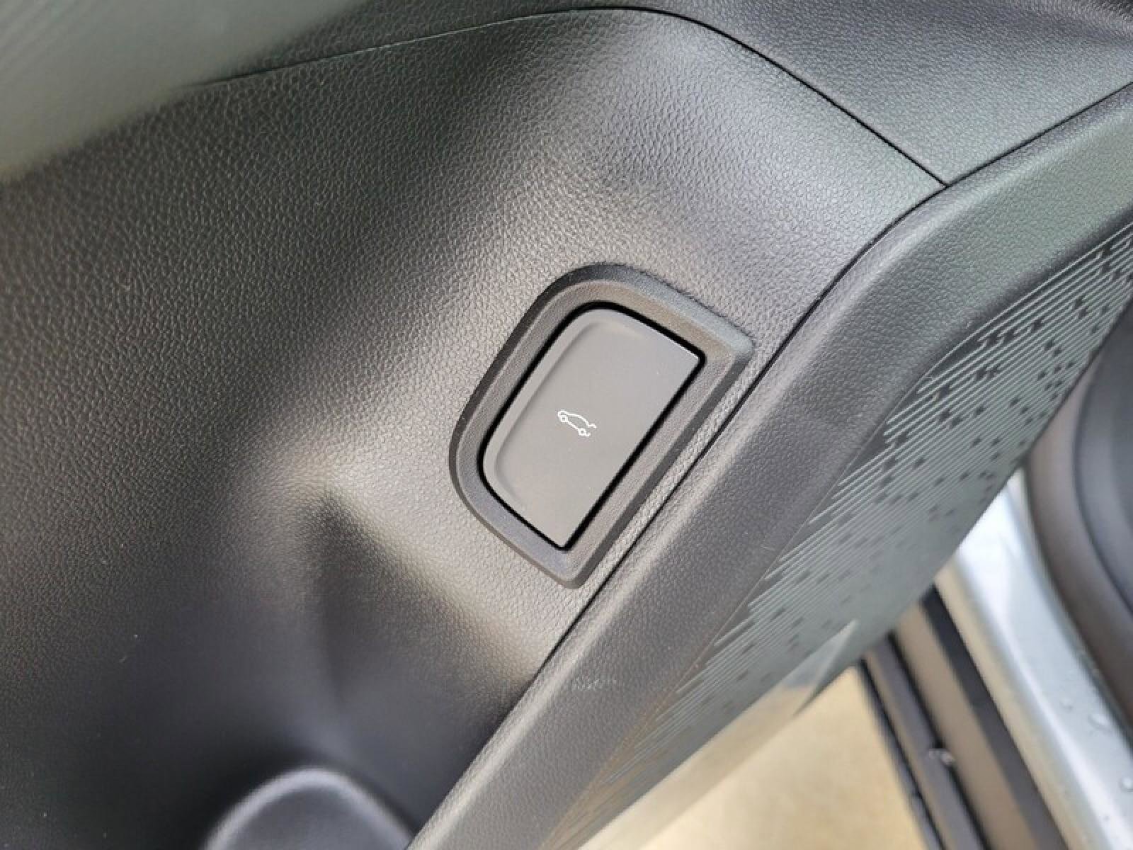 New 2026 GMC Terrain AT4 w/ Convenience Package III image 15