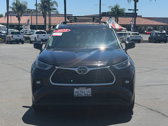 Used 2022 Toyota Highlander XLE FWD image 2