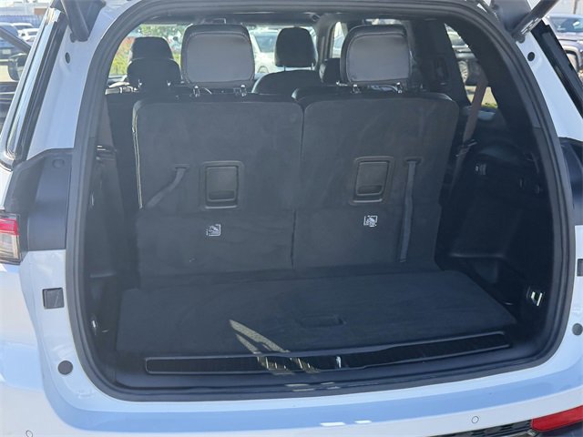 Used 2023 Jeep Grand Cherokee L Laredo image 25