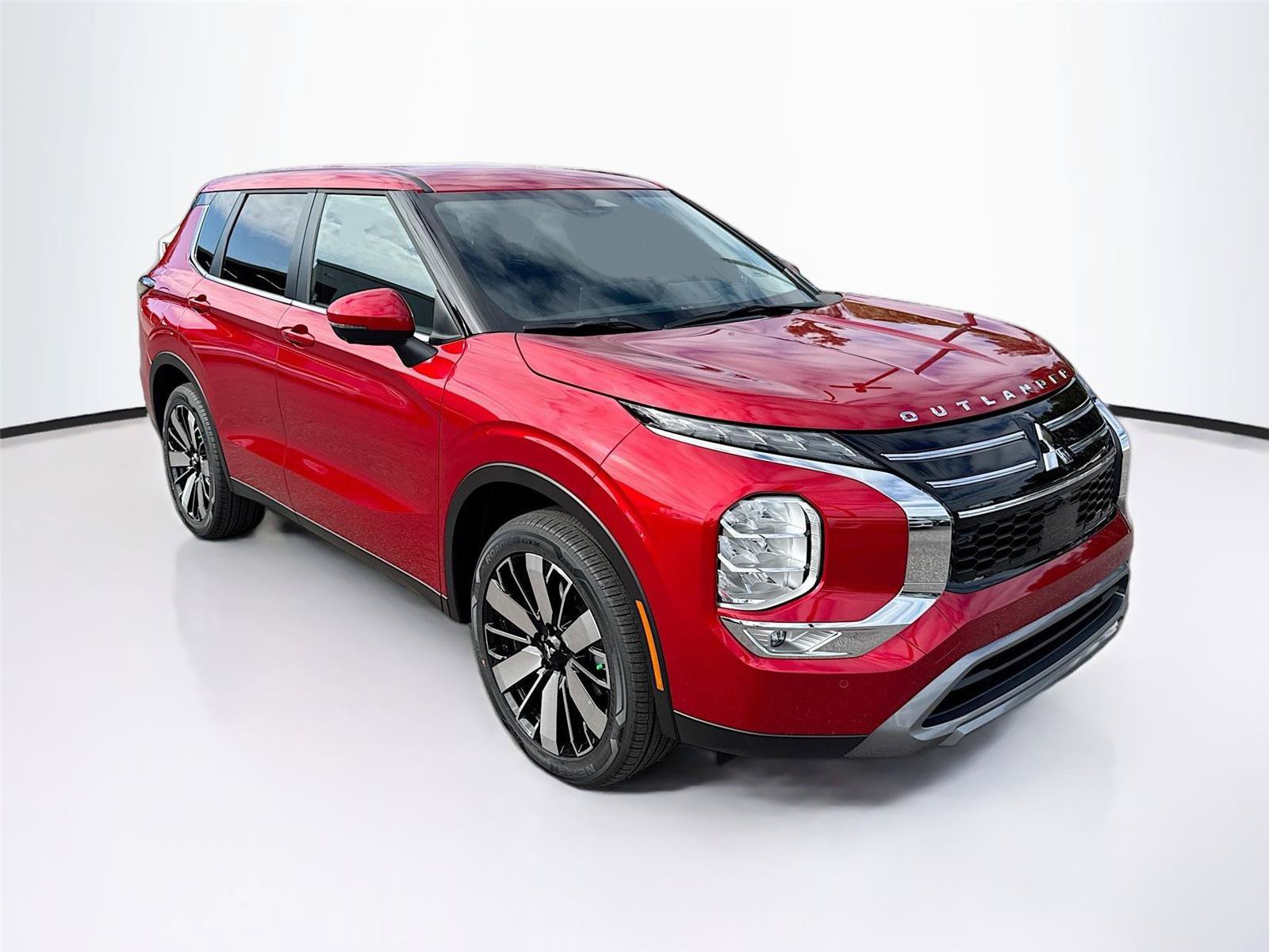 New 2026 Mitsubishi Outlander SE FWD image 2