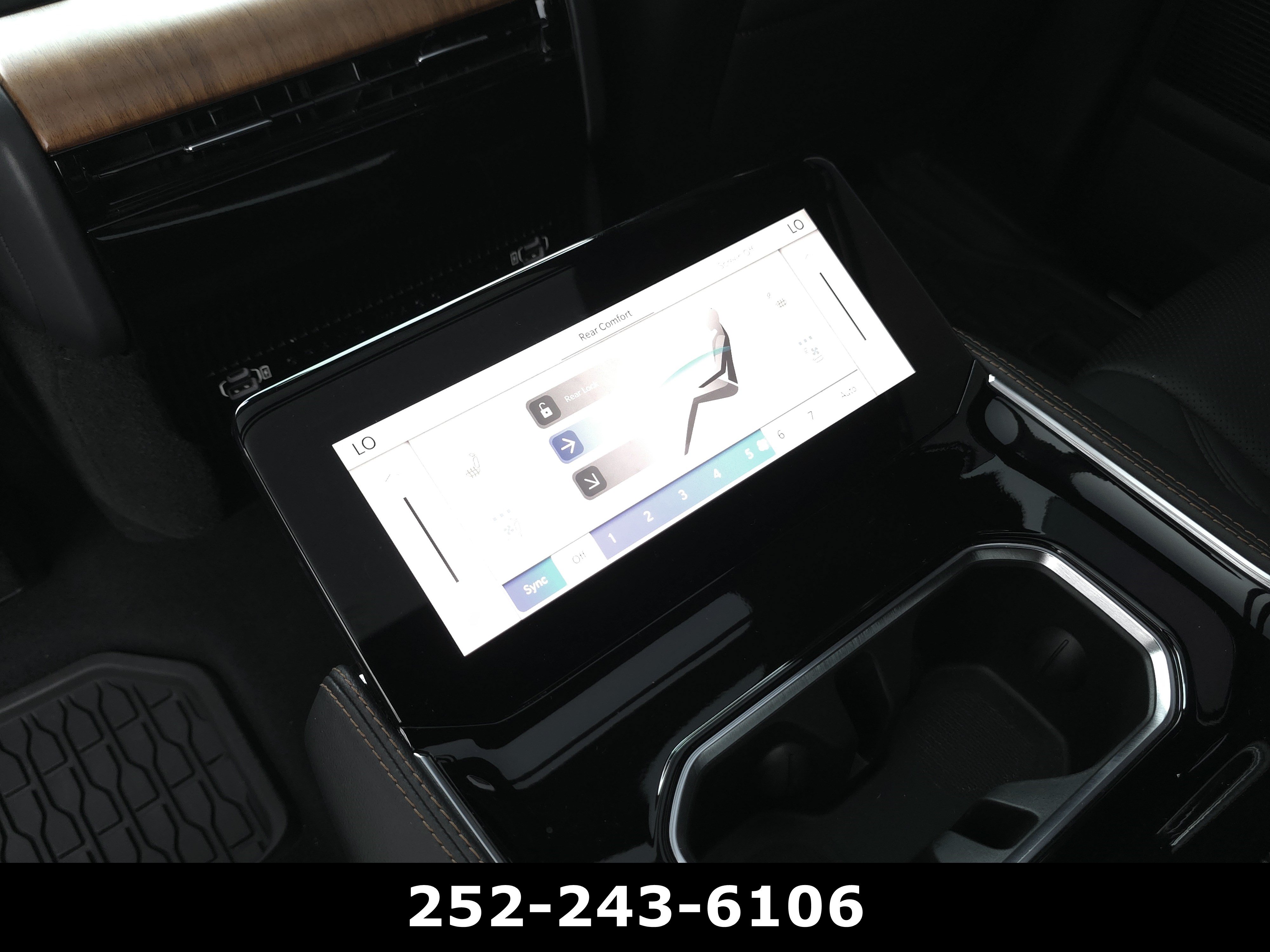 Used 2023 Jeep Grand Wagoneer Series III AWD/4WD image 40