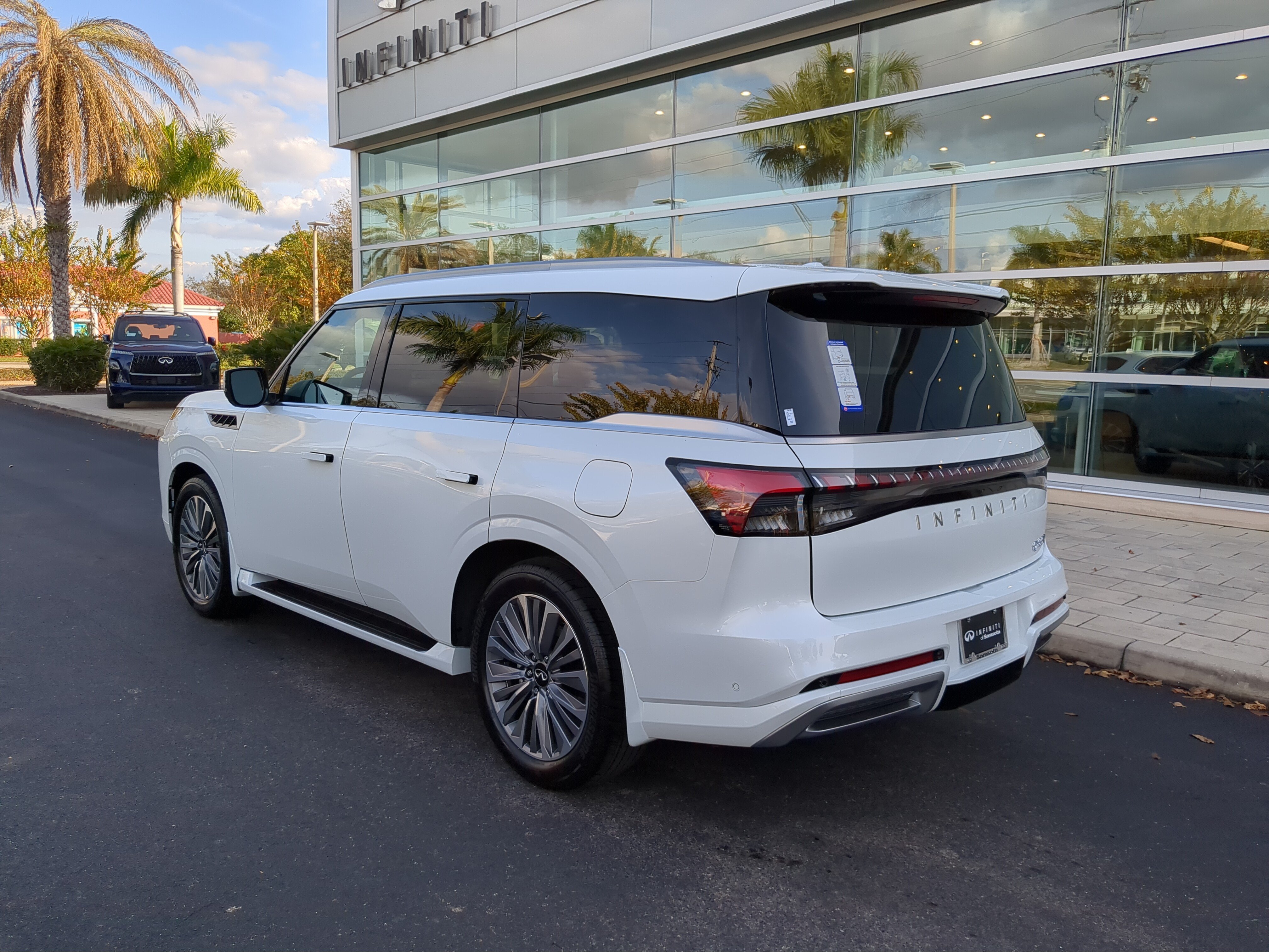 New 2026 INFINITI QX80 Luxe w/ Cargo Package AWD/4WD image 6