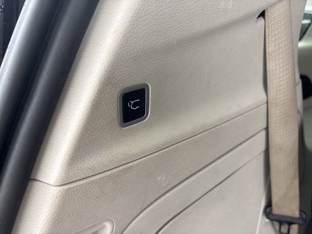 Used 2022 Chrysler Pacifica Touring-L w/ Uconnect Theater Family Group image 36