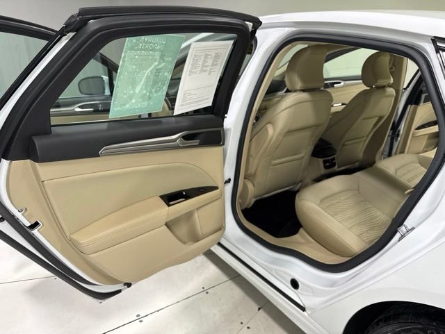 Used 2016 Ford Fusion SE FWD image 17