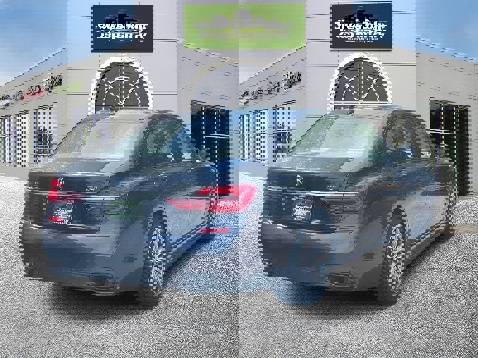 Used 2019 BMW 740i xDrive w/ M Sport Package image 6