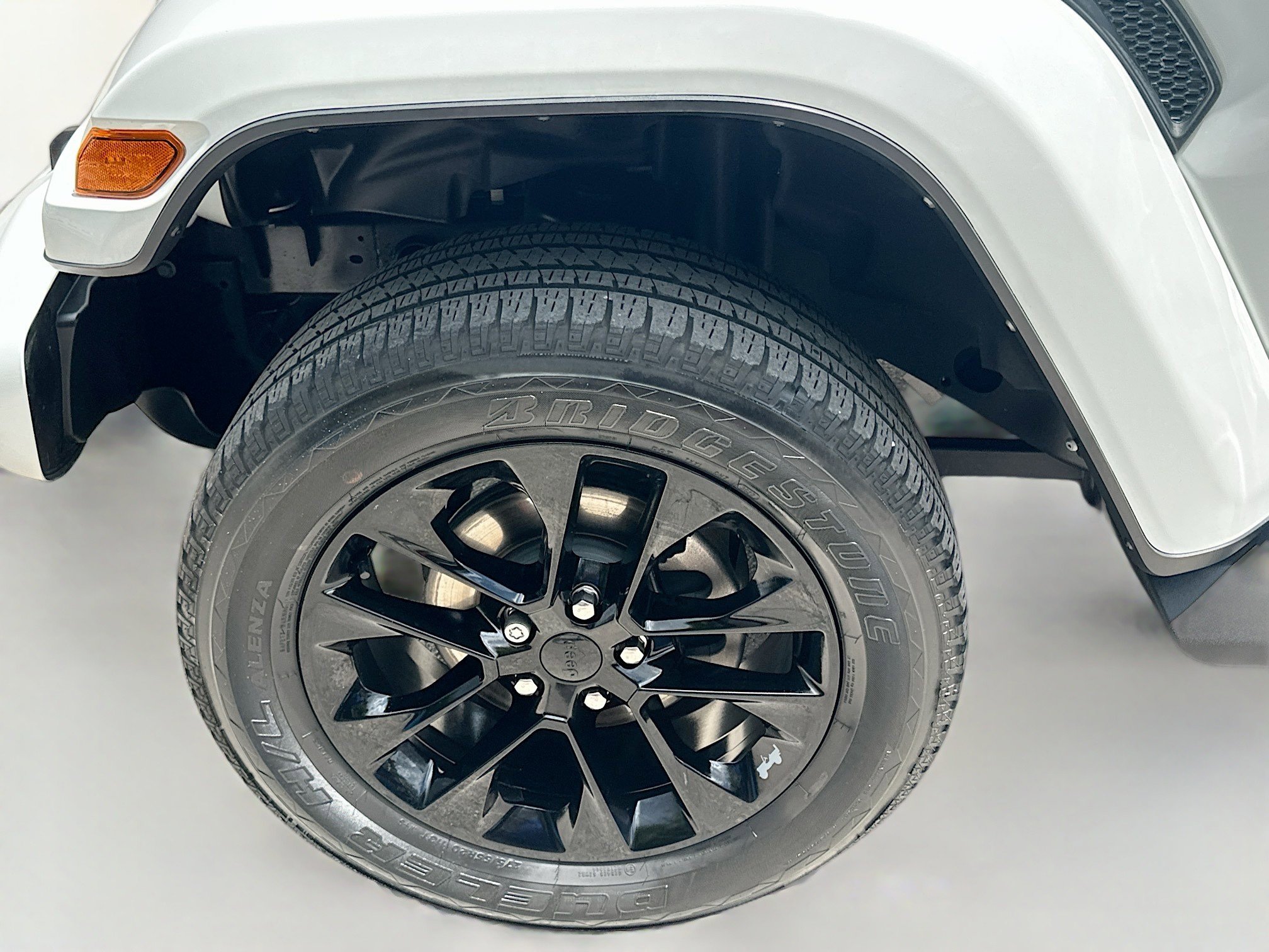 Used 2023 Jeep Wrangler Unlimited Sahara image 35