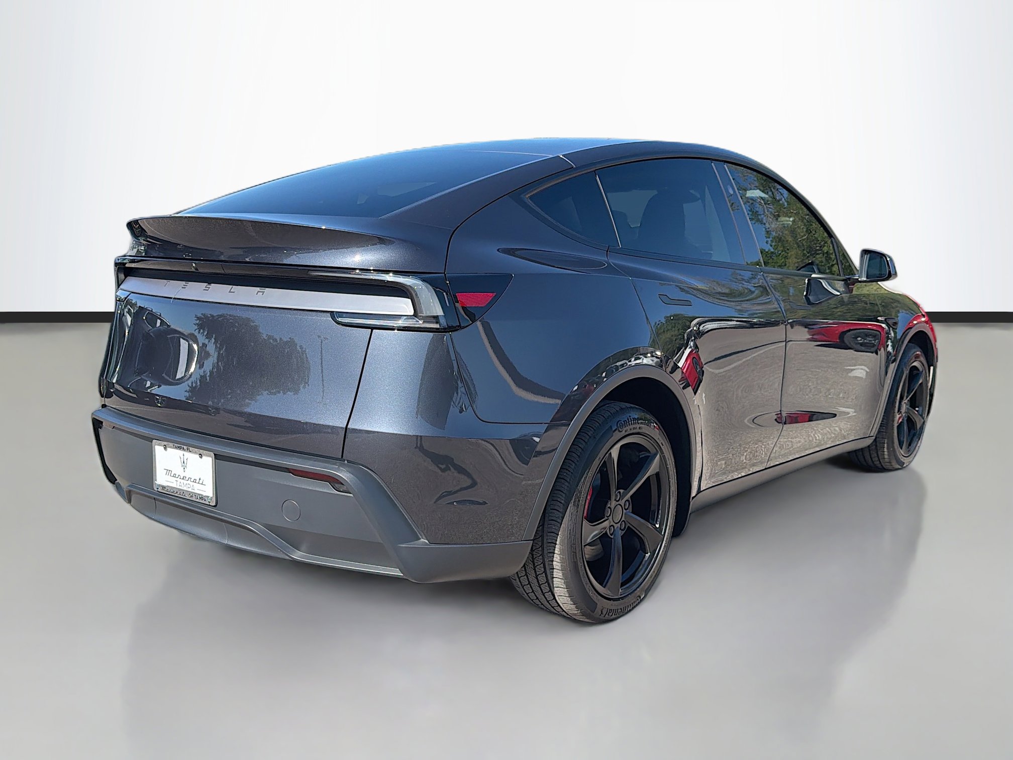 Used 2026 Tesla Model Y 2WD image 3