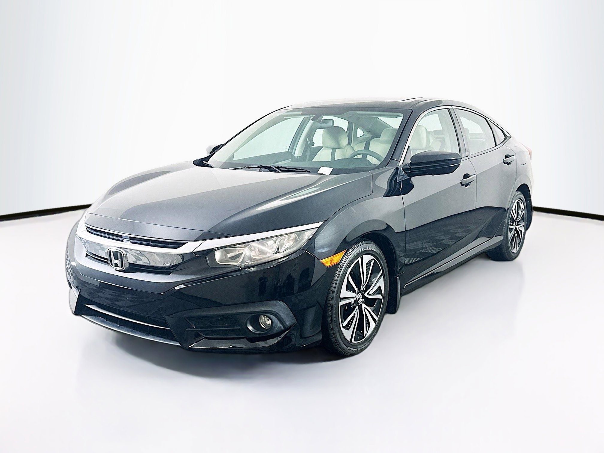 Used 2017 Honda Civic EX-T image 3