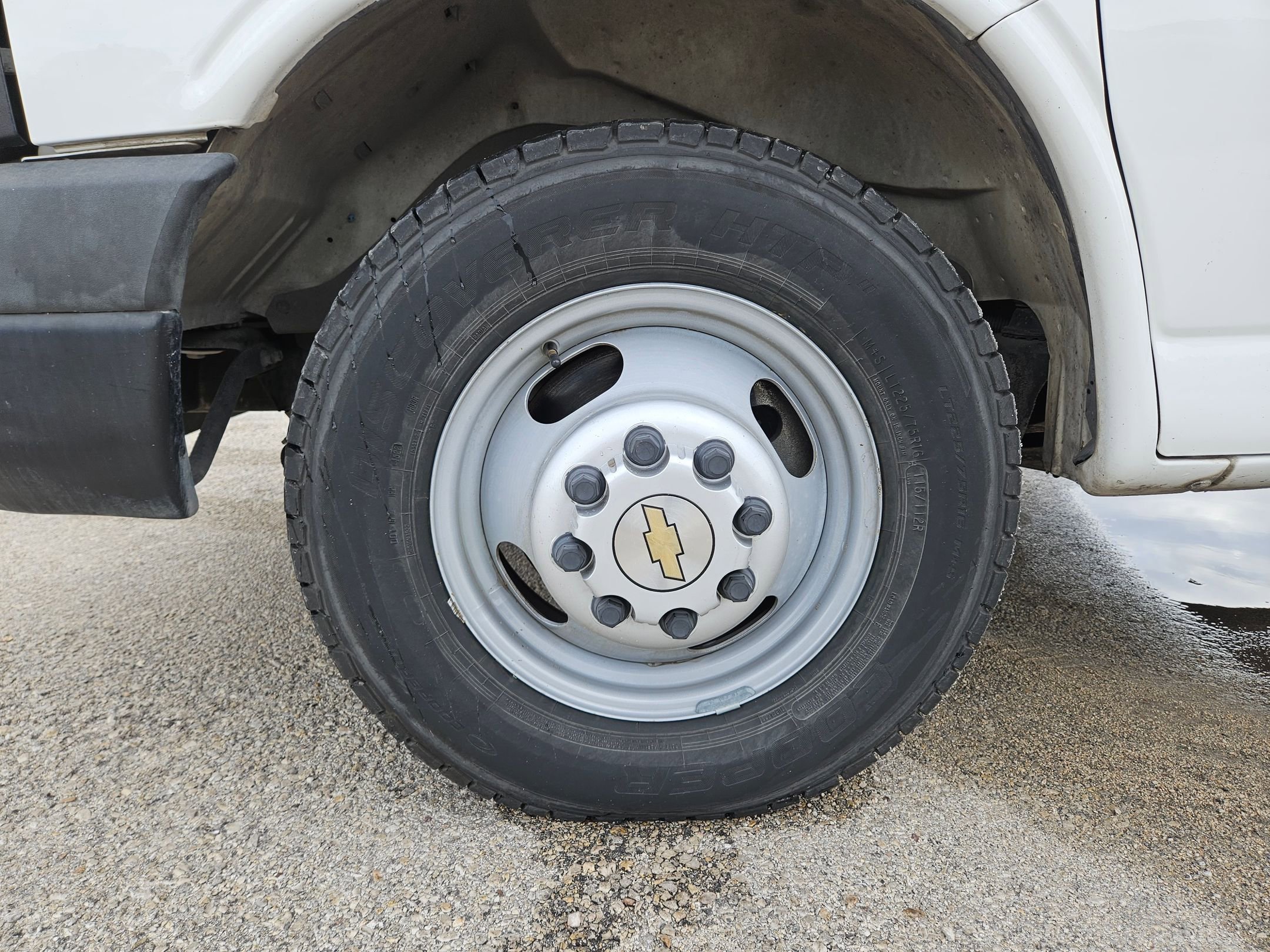 Used 2015 Chevrolet Express 3500 Extended image 27