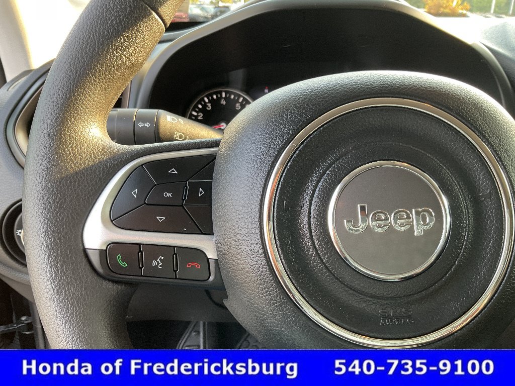 Used 2023 Jeep Renegade Latitude AWD/4WD image 29