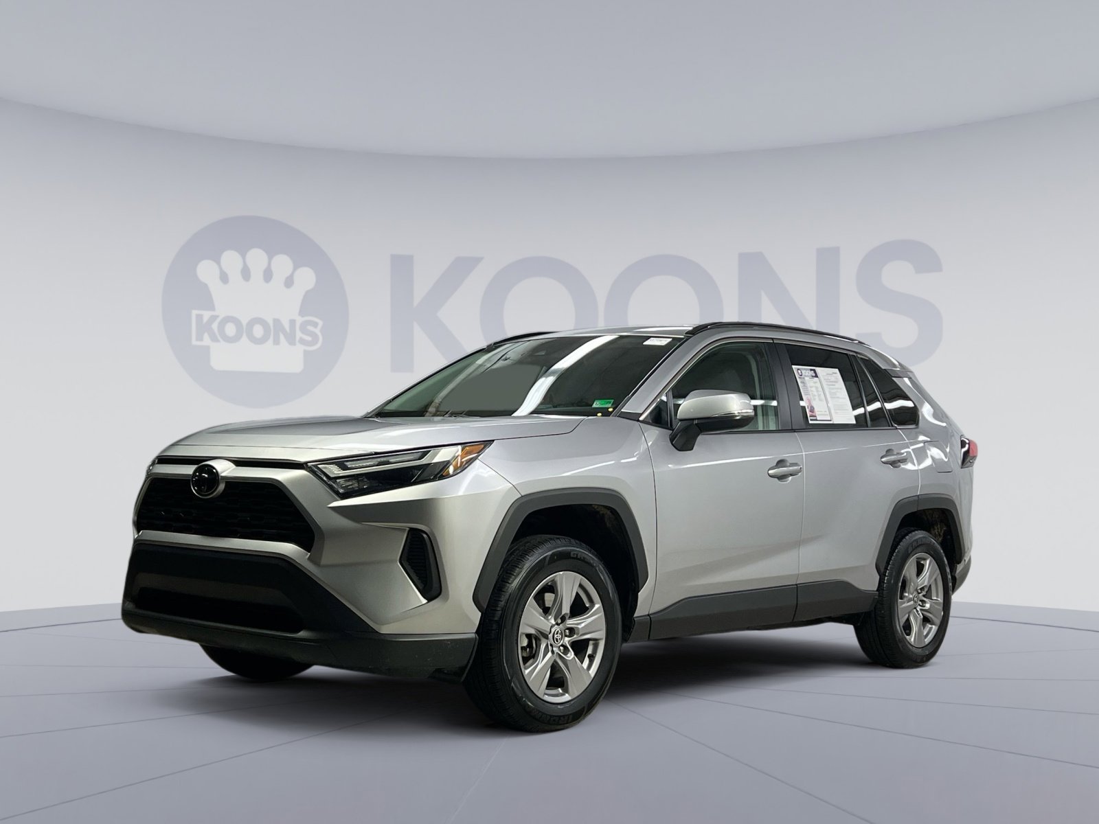 Used 2024 Toyota RAV4 XLE image 1
