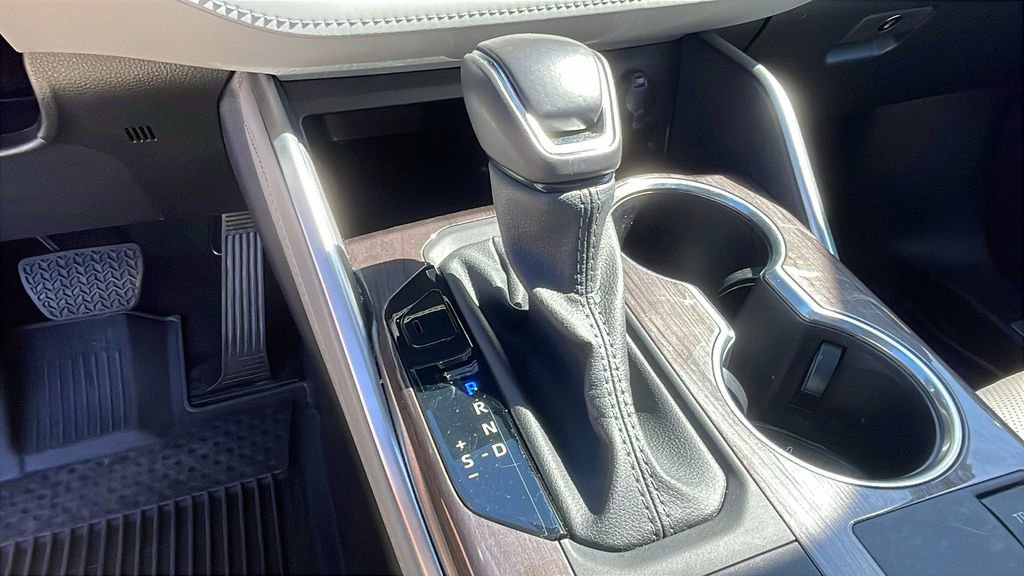 Used 2024 Toyota Highlander Limited AWD/4WD image 17