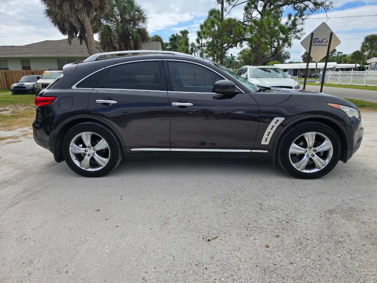 Used 2009 INFINITI FX35 2WD w/ Deluxe Touring Pkg image 4