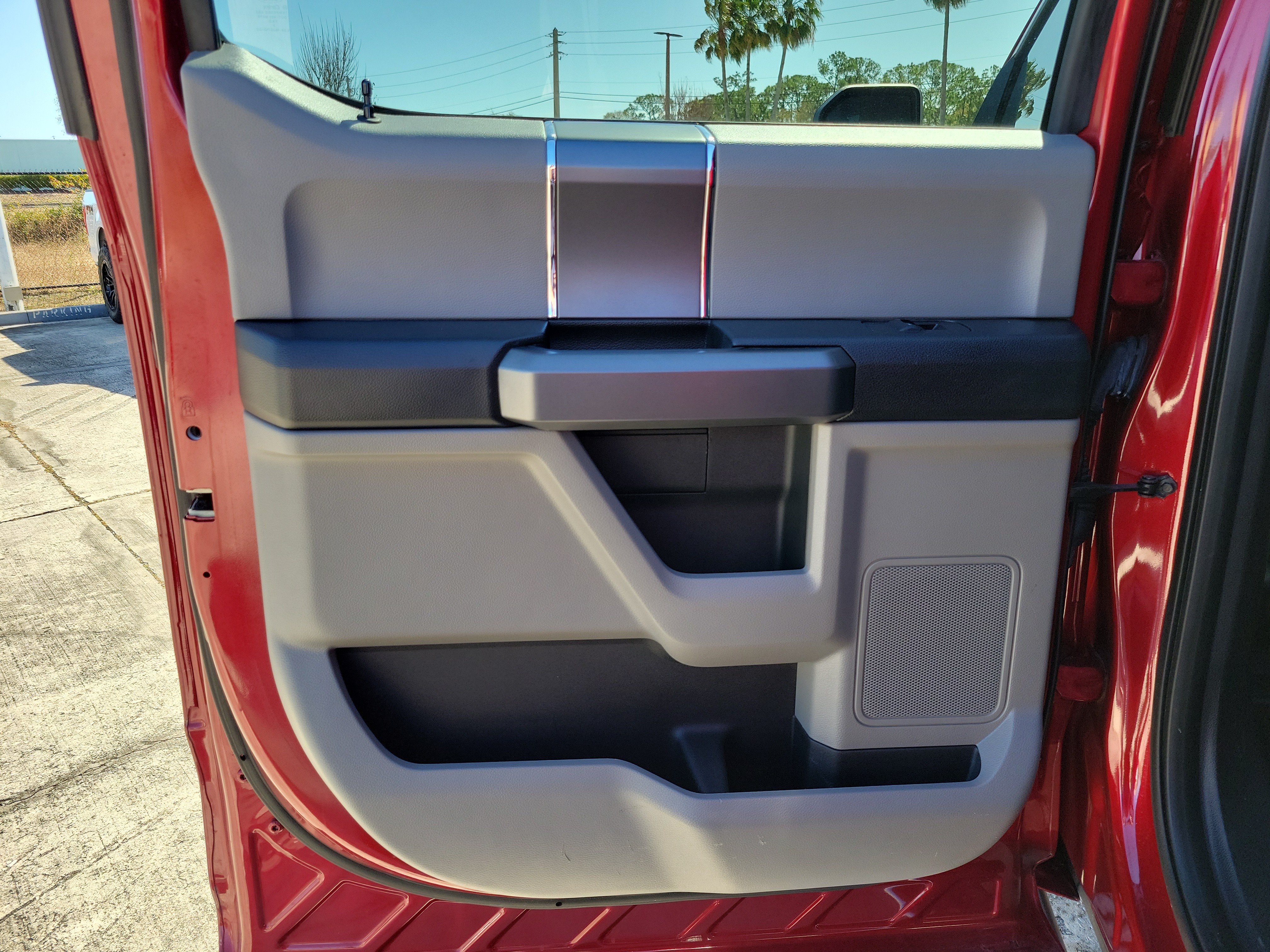 Used 2018 Ford F150 XLT w/ Equipment Group 302A Luxury AWD/4WD image 10