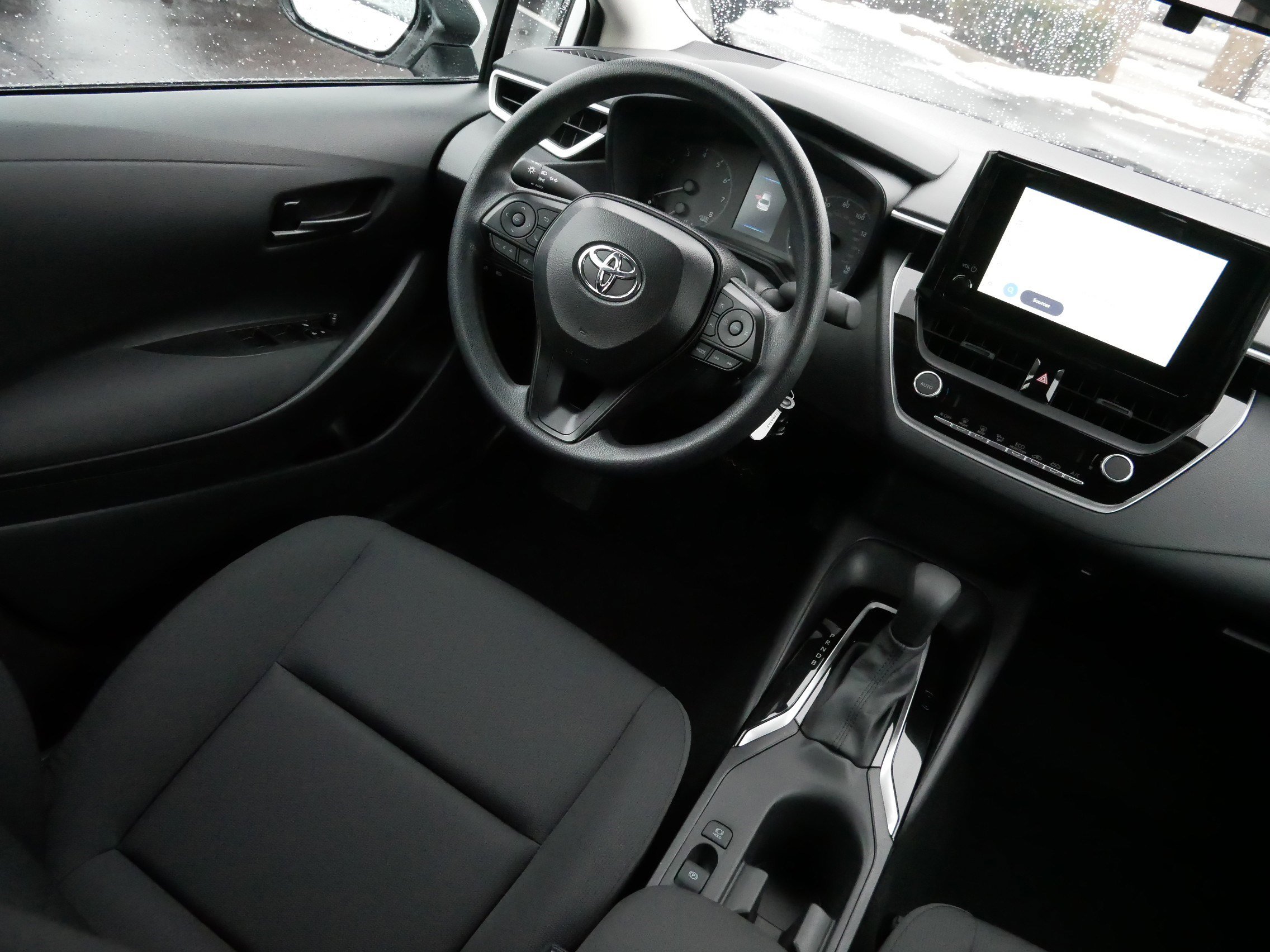 Certified 2025 Toyota Corolla LE image 9