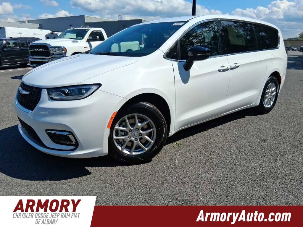 New 2026 Chrysler Pacifica Select