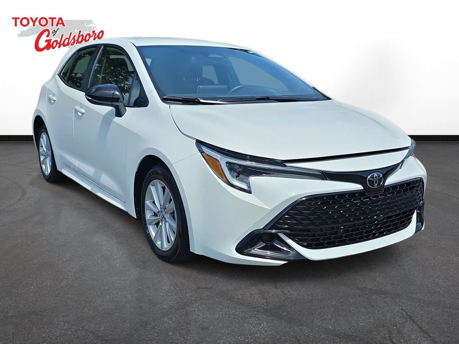 Used 2026 Toyota Corolla SE FWD image 3
