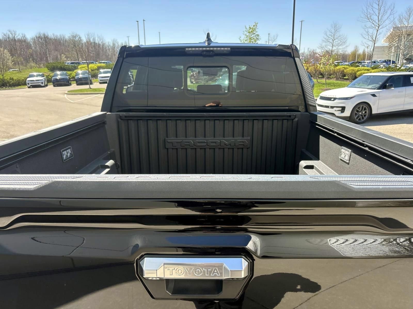 Used 2024 Toyota Tacoma Limited w/ Limited Package (LT) AWD/4WD image 8