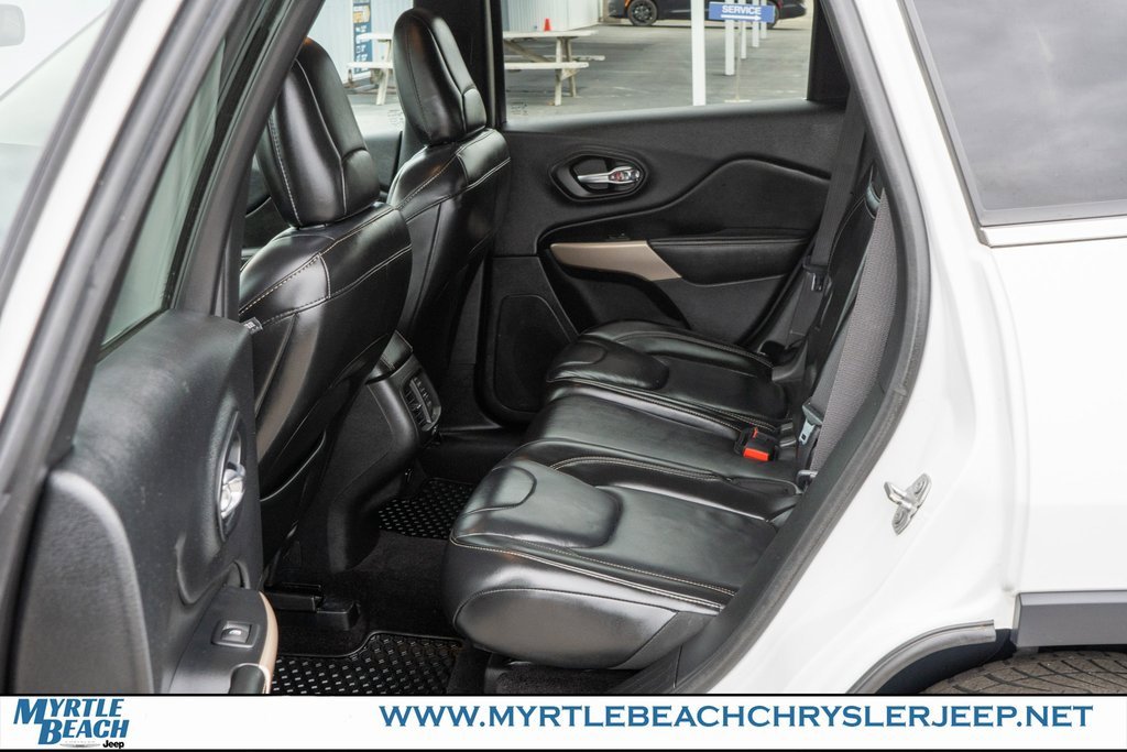 Used 2017 Jeep Cherokee Latitude w/ True North Edition image 13