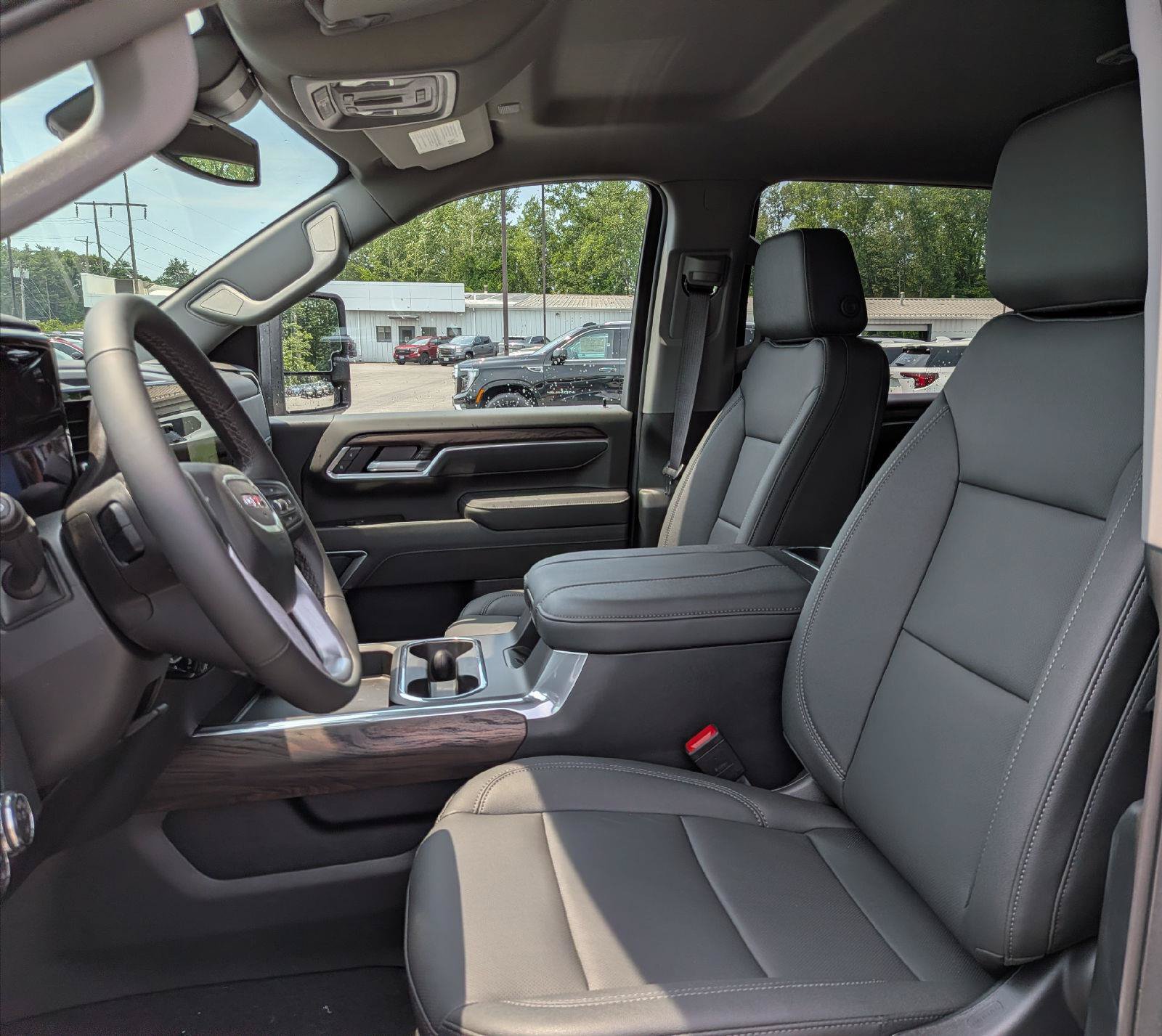 New 2026 GMC Sierra 2500 SLT w/ SLT Premium Package AWD/4WD image 11