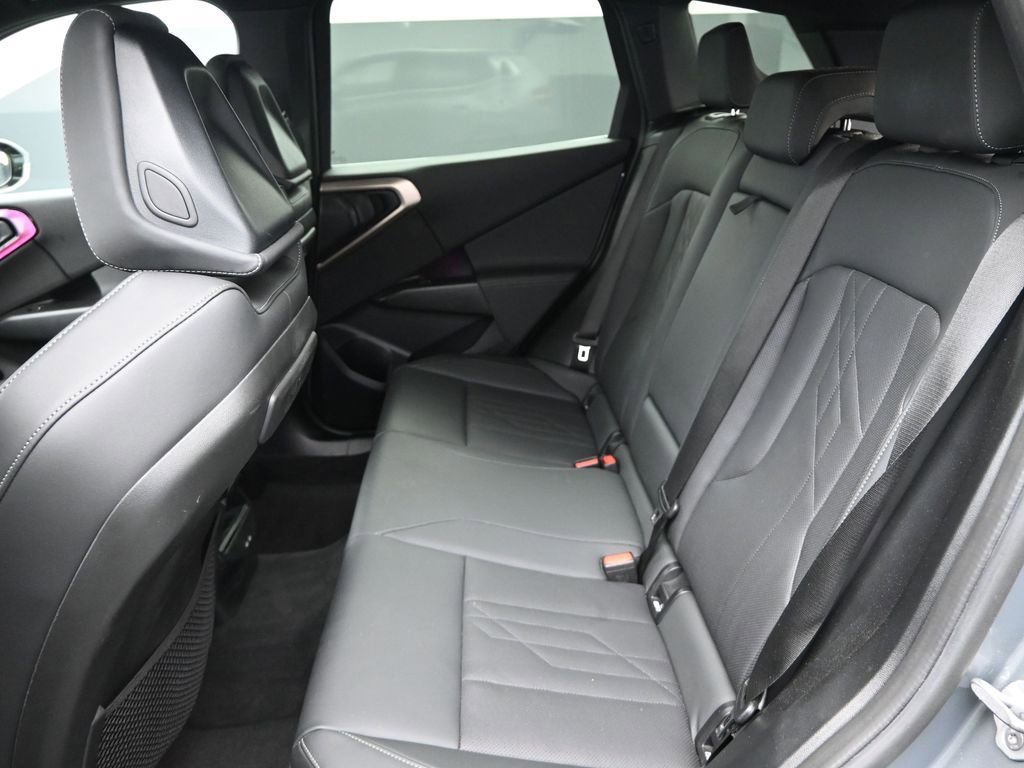 Used 2025 BMW X3 xDrive30i image 12